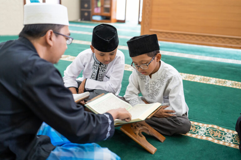 kid learning read quran