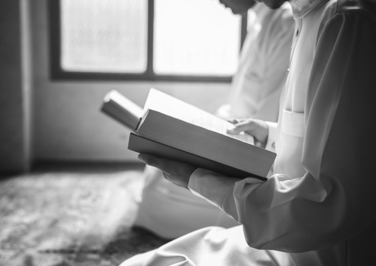 muslims reading from quran